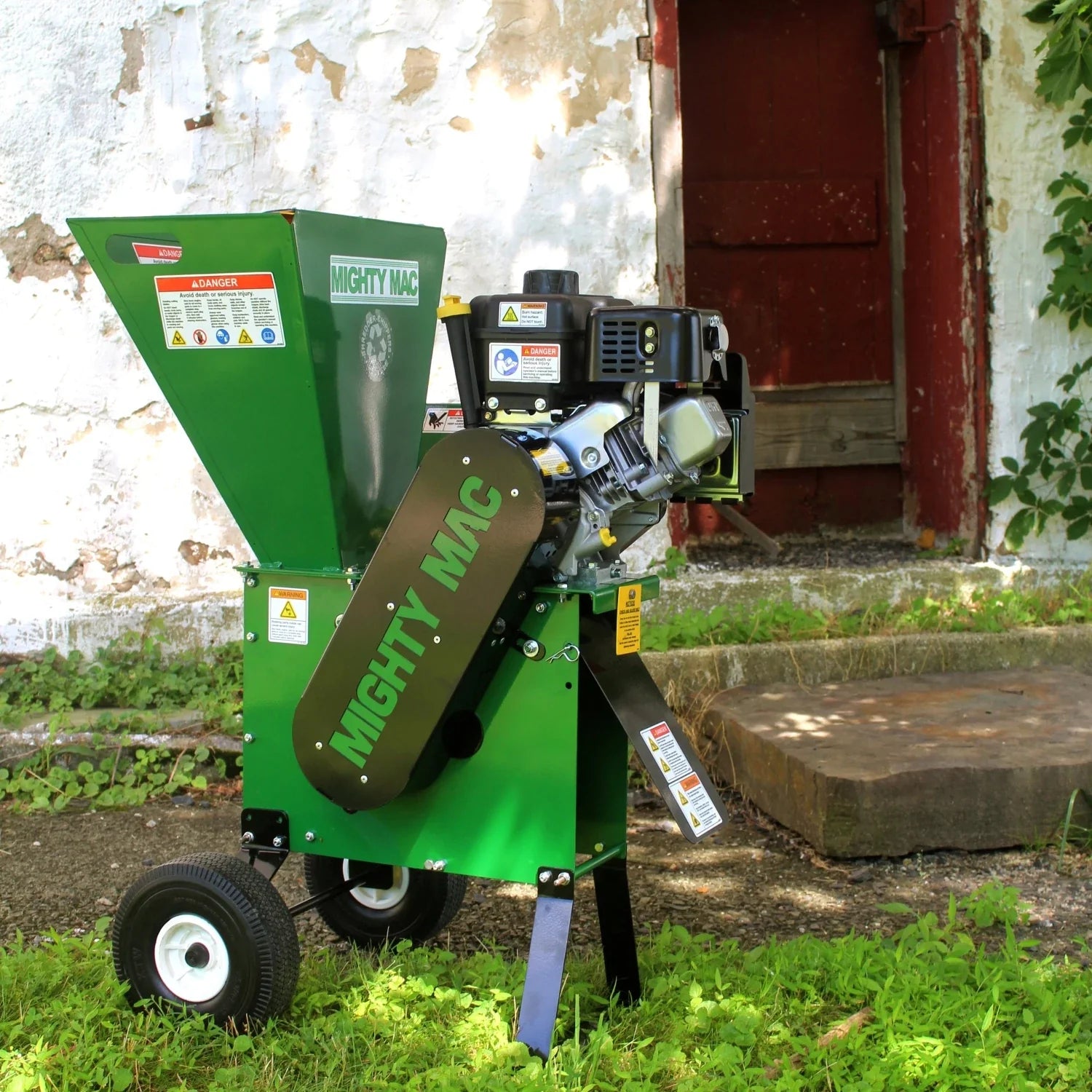 Mighty Mac™ Wood Chipper Shredder 3” Max Capacity - Briggs OHV Engine (SC800)